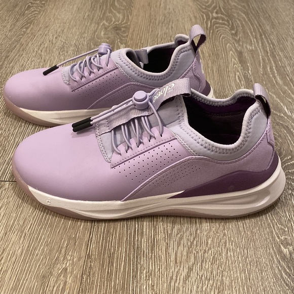 Clove shoes made for healthcare workers - Picture 4 of 7